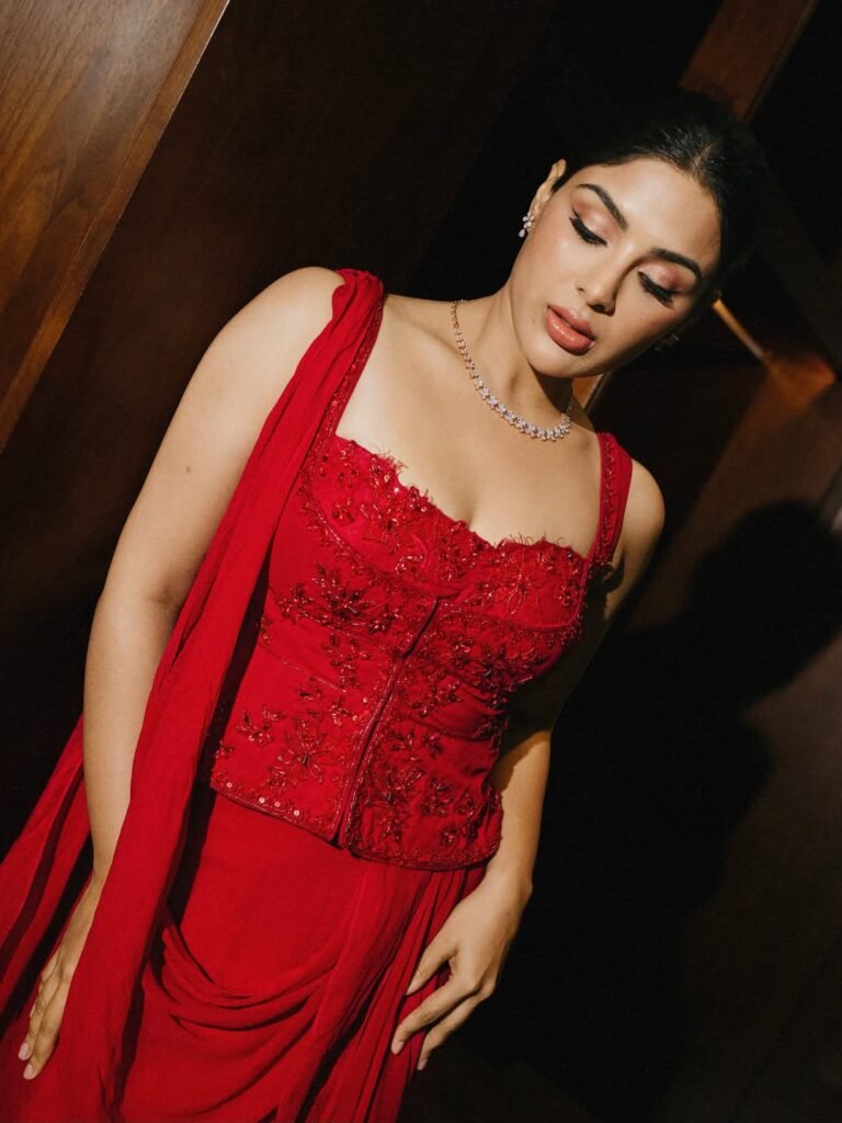 Samyuktha Menon : సంయుక్త హాట్ మోడ్ అదిరింది 5 1000490756 768x1024 1